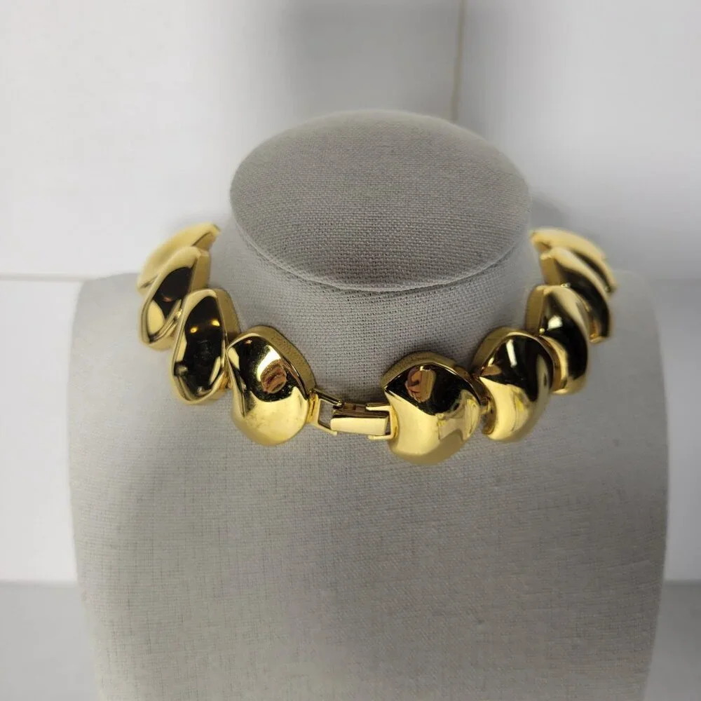 Vintage Napier Gold-Tone Chunky Formal Statement Necklace With Fold-Over Clasp - Picture 2 of 3